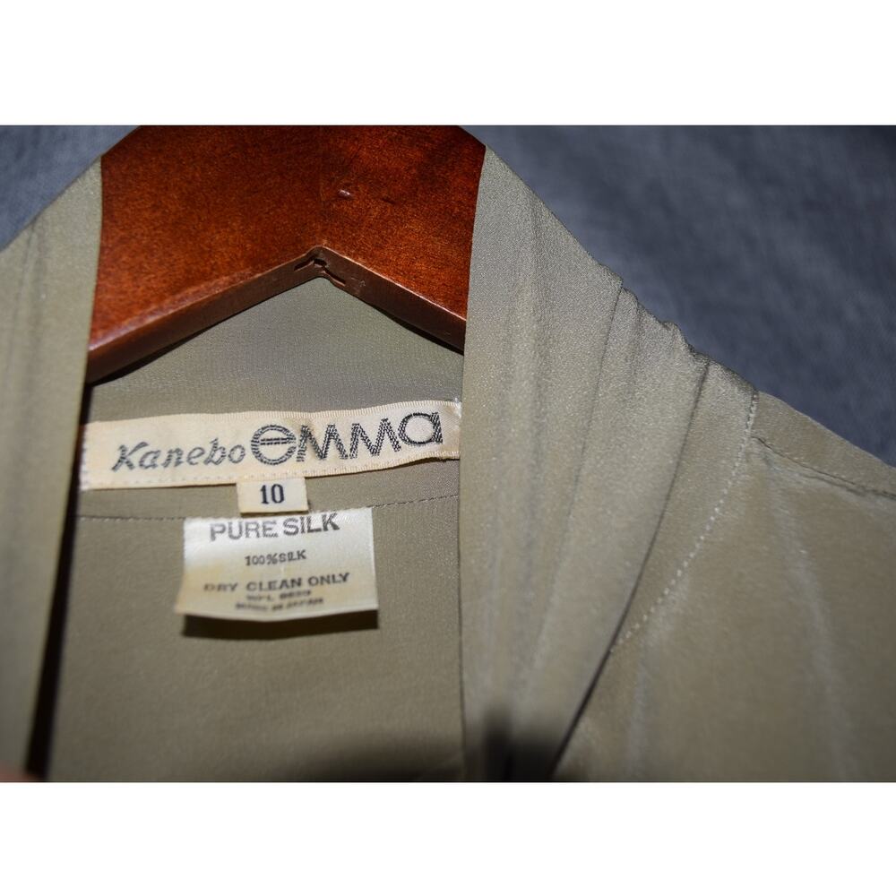 Kanebo Emma Olive Pure Silk Tie-Neck Blouse Size 10 - Picture 3 of 4